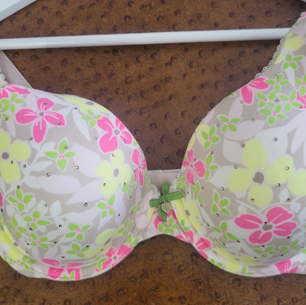 NWT Pink and Yellow Floral Bra with Seamless Cups